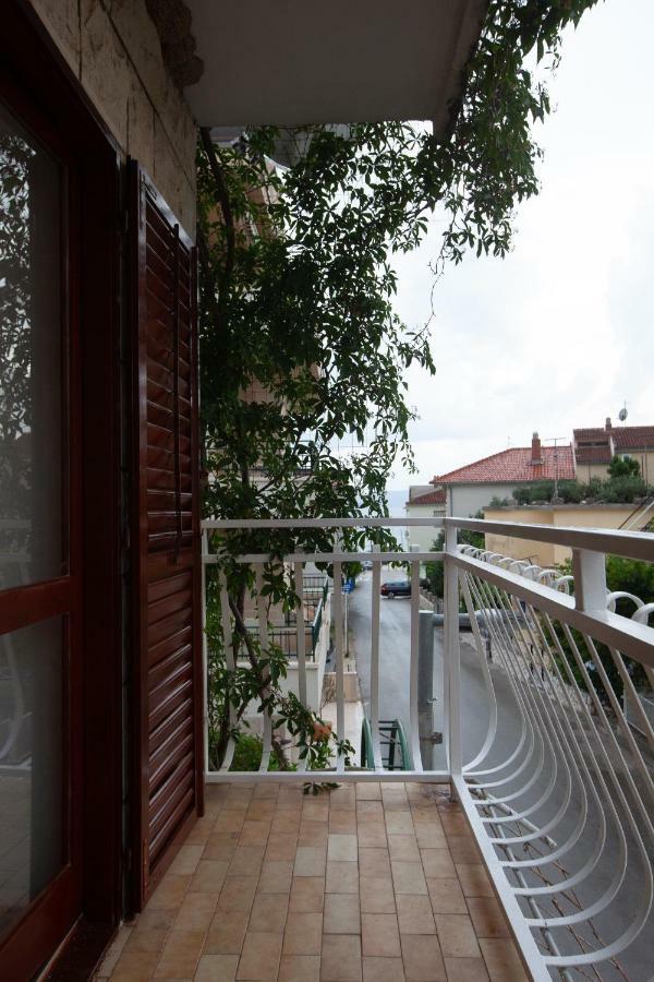 Apartmani Tina Podgora Exterior foto