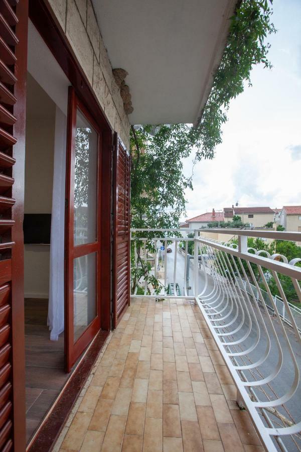 Apartmani Tina Podgora Exterior foto