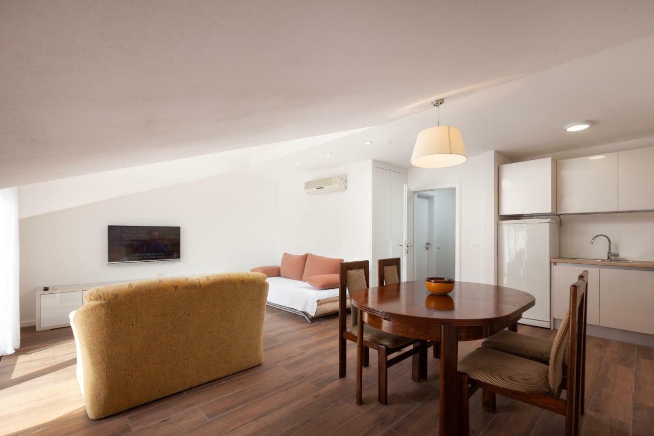 Apartmani Tina Podgora Exterior foto